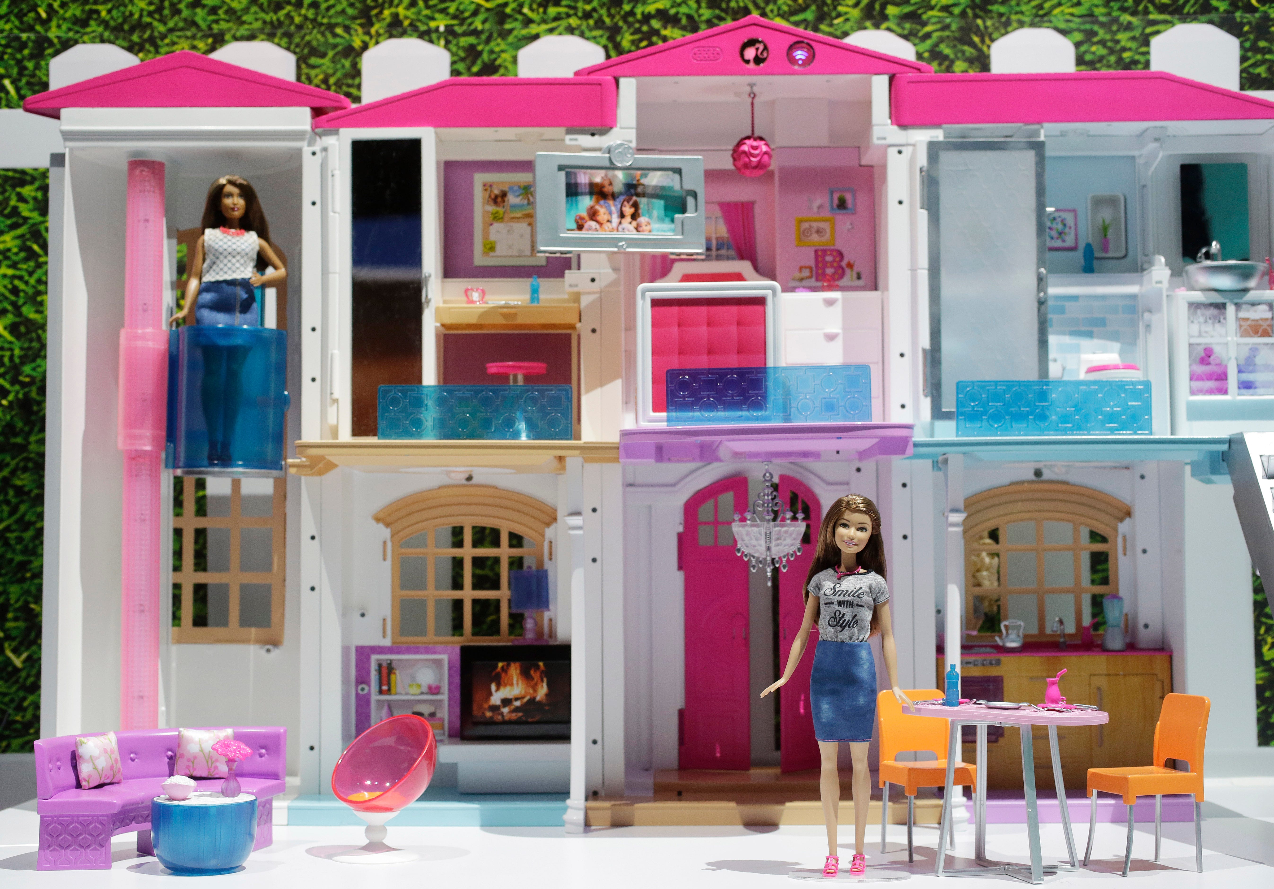 Барби дом взломка. Барби Дрим Хаус. Дом Барби Dreamhouse. Барби Дрим Хаус игра. Дрим Хаус Барби игрушка.